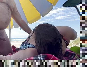 masturbation, en-plein-air, public, femme, amateur, cam, belle-femme-ronde, plage, voyeur, secousses