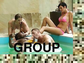 великі-цицьки, мінет, міжрасовий-секс, груповий-секс-groupsex, блондинка, басейн, бісексуалка, брюнетка