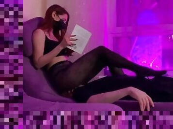 Mistress Sofi in Nylon Tights Full-Weight Facesitting While Reading a Book - Ignorant Femdom