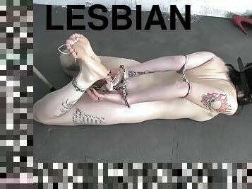 lesbian-lesbian, berambut-pirang, fetish-benda-yang-dapat-meningkatkan-gairah-sex, menyumbat, berambut-cokelat, tato