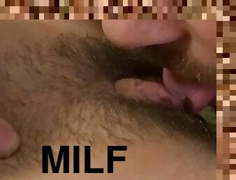 clitoris, orgasmi, pillu-pussy, amatööri, milf, äityli, pov, äiti, märkä, ruskeaverikkö