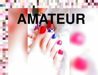 Watch me do my sexy toenails red and blue