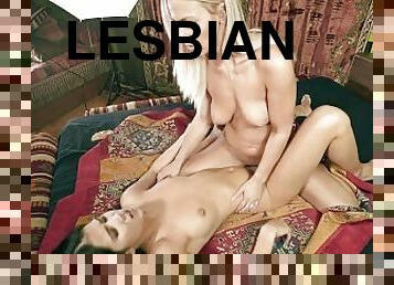 lesbiana, blonda, stand-pe-fata, bruneta