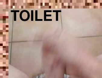 Masturbation aux toilettes au réveil