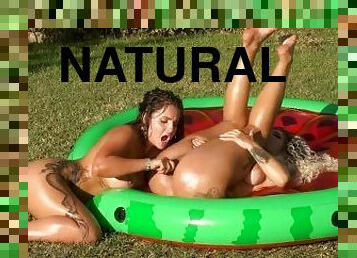 culo, tetas-grandes, coño-pussy, lesbiana, regordeta-chubby, natural, tetas, afeitada