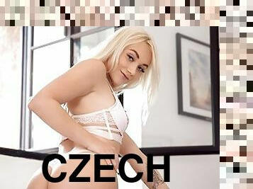 szopás, tinilány, kemény, pornósztár, szőke, cseh, valóságshow, fasz, kis-mellek