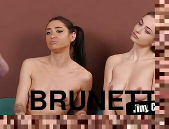 gammel, trekanter, ung-18, ældre, gammel-og-ung, brunette, tatovering