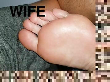 Worship Worshipping BBW RedHead Wifes feet