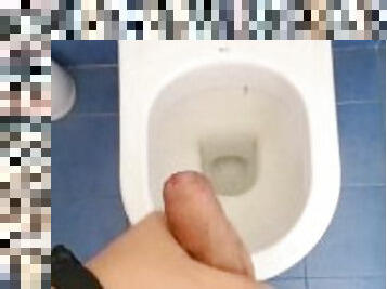 Mi masturbo in bagno