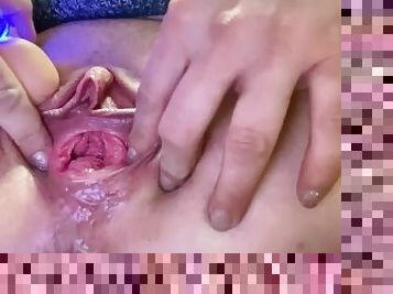 Squirting pissing fun with a Hugh gaping pussy