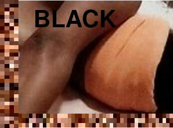 Black beauty suck white cock