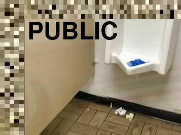 Public Piss @ 7-Eleven