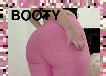 Fanny Farting In Pink Leggings With Massive Booty!