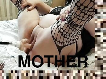 I fuck my mother-in-law in my mouth filling it with sperm and then I destroy her pussy with a sex