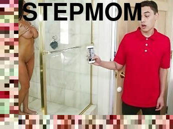 BANGBROS - Juan El Caballo Loco Sneaks Up On Stepmom Reagan Foxx In The Shower