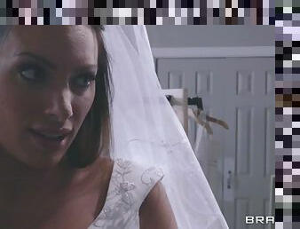 Horny bride juelz ventura sucks wedding dress salesmans shaft