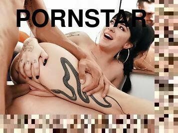 isot-tissit, pettäminen, pillu-pussy, ruikkiminen, valtava-mulkku, teini, kova-seksi, pornotähti, pervo-perverted, tatuointi