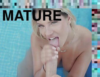 anal, mature, fellation, ejaculation-sur-le-corps, hardcore, blonde, pute, piscine, ange, cougar