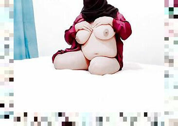 Arab Niqab Queen Showing Big Tits