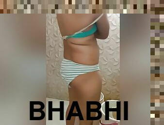 Today Exclusive- Desi Bhabhi Strip Her Cloths And Ready For Bathing Part 2