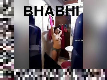 Today Exclusive- Sexy Desi Bhabhi Bathing Record In Hidden Cam Part 1