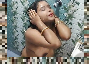 Busty Mature Wife Bathing Nude Video