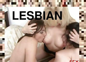 perä, isot-tissit, lesbo-lesbian, milf, kolmisin, pitkät-sukat, pov, blondi, alusasut, ruskeaverikkö