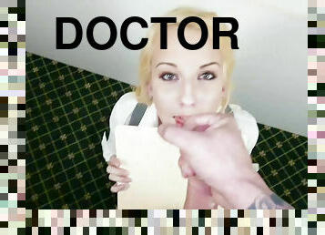 Future doctor Darcie Belle extracts stepdad's cum