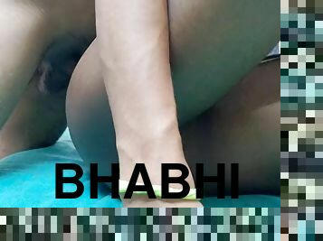 Desi bhabhi mistakenly fucked hard by muslim courier with hindi audio