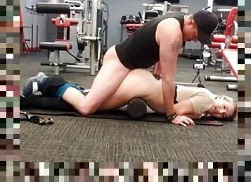 Trainer fucking in the gym