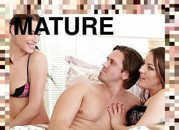 pantat, payudara-besar, ayah, posisi-seks-doggy-style, tua, vagina-pussy, dewasa, sayang, jenis-pornografi-milf, gambarvideo-porno-secara-eksplisit-dan-intens