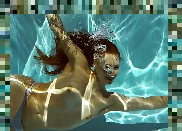 Underwater Acrobatics In The Pool With With Mia Split