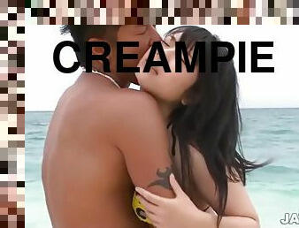 Hina Maeda gets creampie on the sandy beach