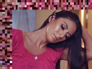 Horny brunette Nikki Daniels hardcore action