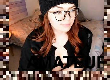 Sexy amateur in glasses webcam show
