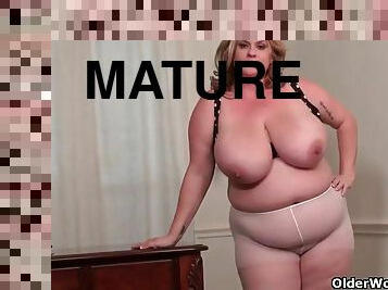 Nice matures in Pantyhose - Busty BBW compilation