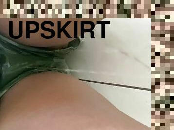 pissing, offentlig, squirt, lesbisk, milf, skjørtet, truser, fetisj, jeans