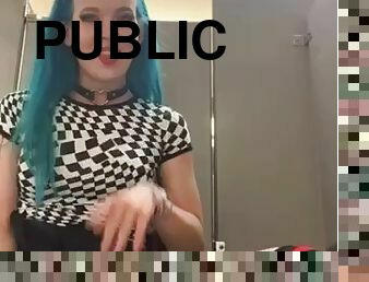 Masturbation in a public toilet 001