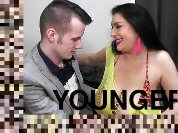 Sabrina Jade with younger dude - amateur hardcore with cumshot