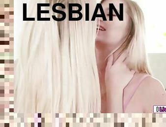 Blonde lesbian chicks eating pussy in 69 position