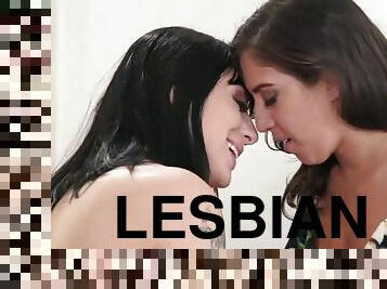 Lesbians scissoring each others pussies til they cum
