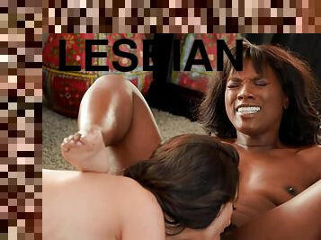 רמאות, כוס-pussy, חתיכות, מציצה, בין-גזעי, לסבית-lesbian, לטינית, שחור, נשיקות, שובב