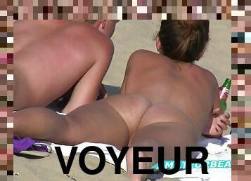 Close-Up Slit Nudist Voyeur Beach Amateur - Outdoor