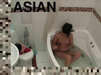 Bath masturbation of the exciting asian girl