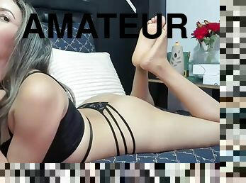 Hot amateur teen masturbates on webcam for her fans