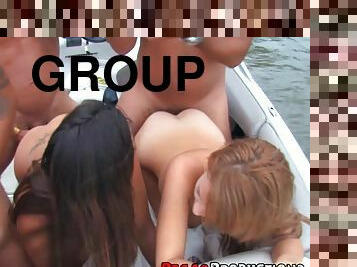 di-tempat-terbuka, umum, gambarvideo-porno-secara-eksplisit-dan-intens, seks-grup, mengagumkan, kapal-pesiar, tato