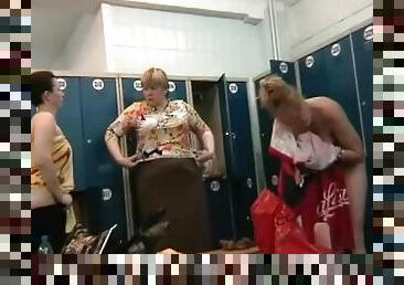 Hidden cam in the ladies locker