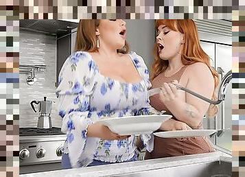 Drenching Her Dinner Guest Video With Natasha Nice, Summer Hart - RealityKings