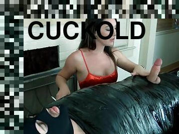 Cuckold femdom handjob