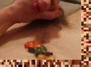 Tiktoker Cumshot on his gummybears and taste it